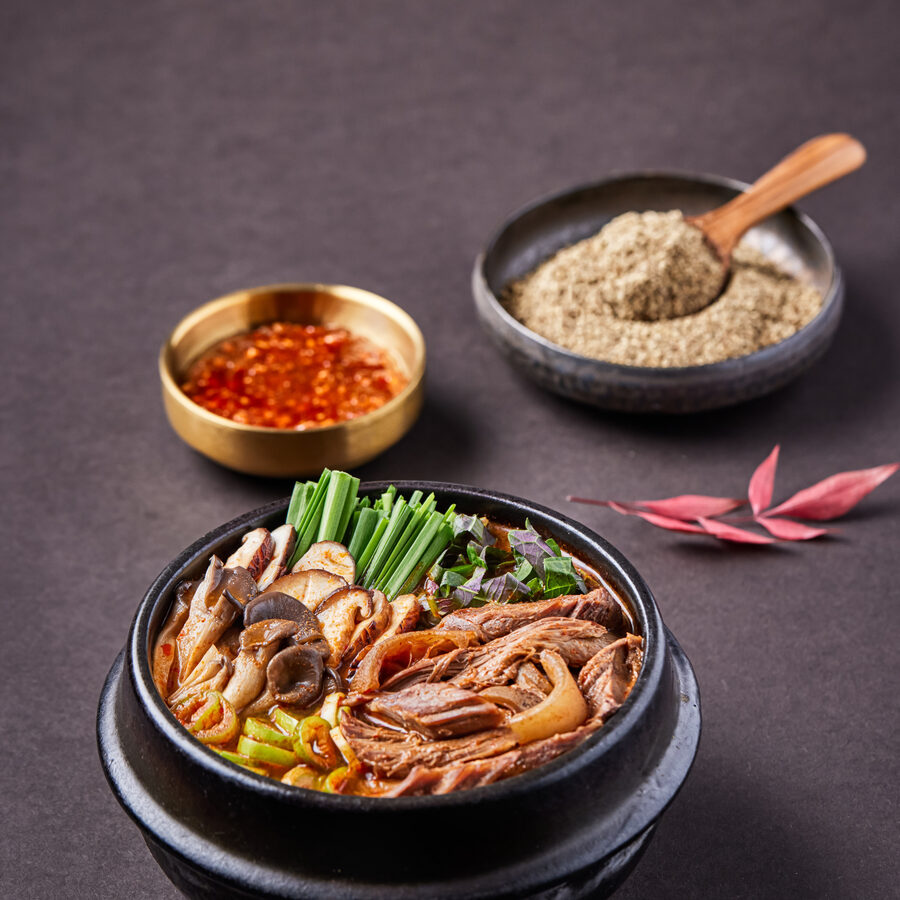 흑염소 탕 — 진한 약선 보양탕